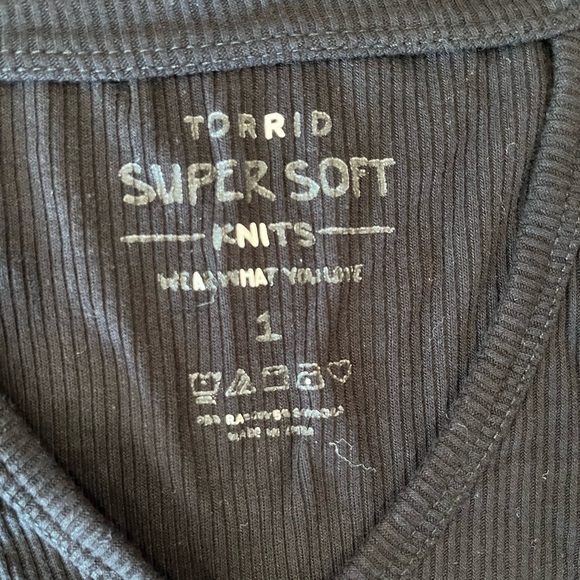 Torrid Black V-Neck Bell Sleeve Blouse - Picture 2 of 2